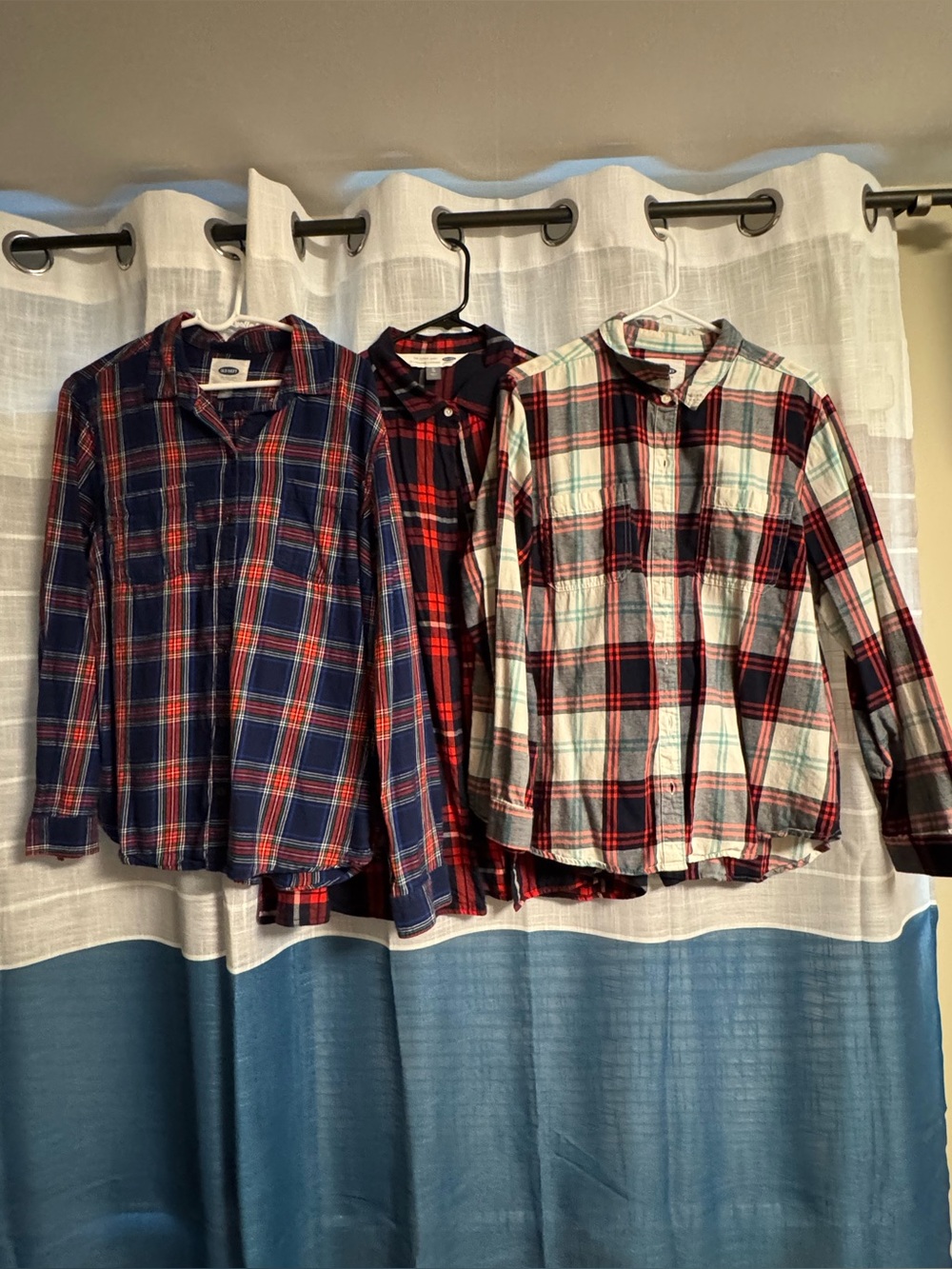 Old Navy Plaid Button-Down Shirt - (lot of 3)